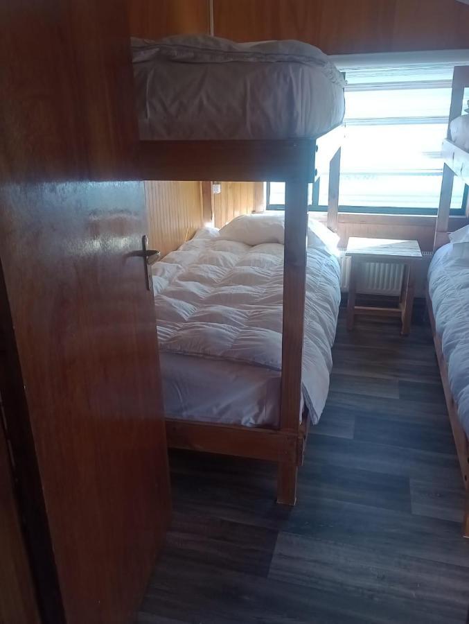 Isla Yu Backpacker Hostel Puerto Natales Exterior photo